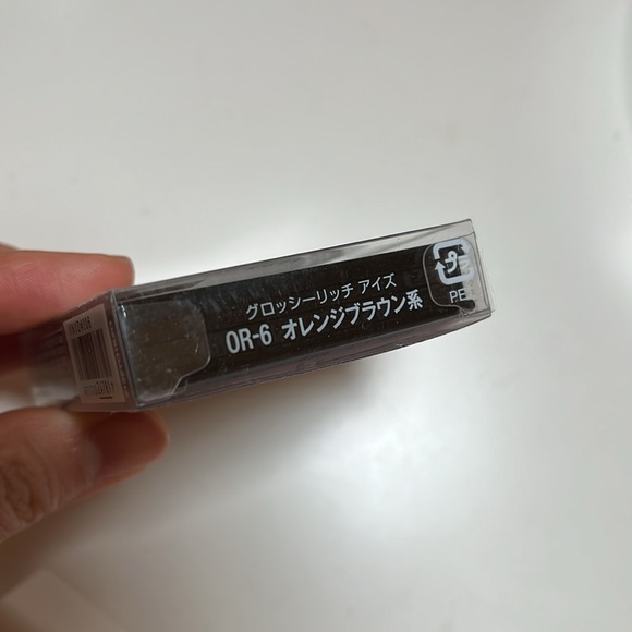 Brand New! Kose Visee Glossy Rich Eyes - OR-6 - Picture 4 of 4